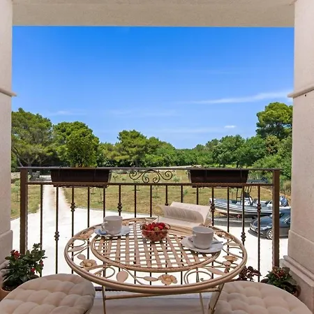 Campagna By Galižana