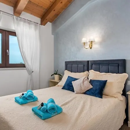 Campagna By Galižana