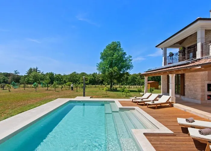 Campagna By Πανσιόν Galižana