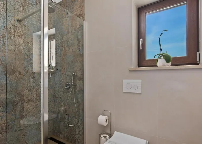 Campagna By Πανσιόν Galižana